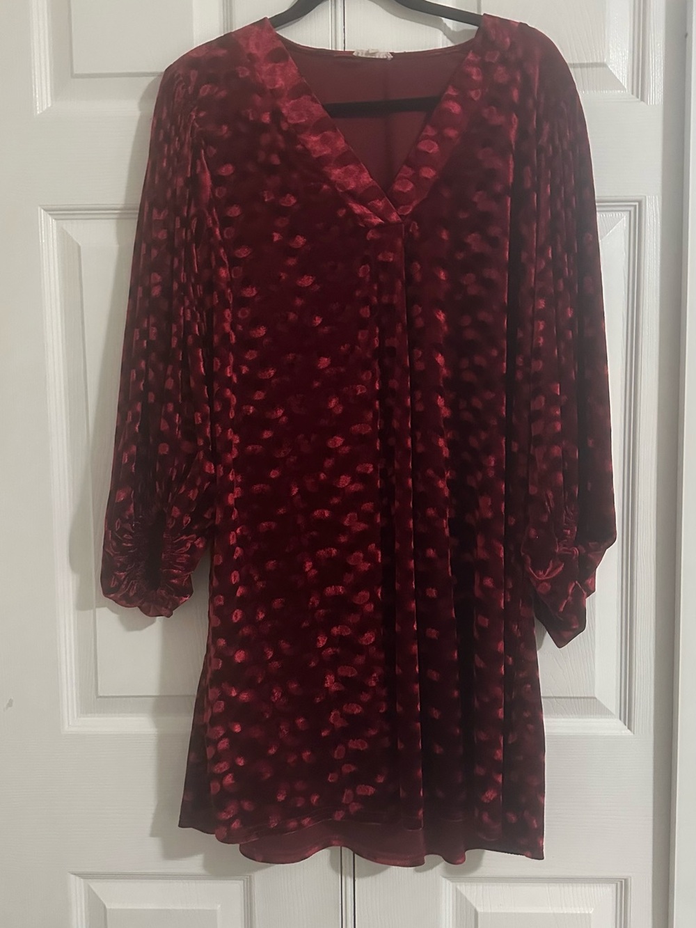 JODIFL Burgundy Velvet V-Neck Tunic with Dot Motif